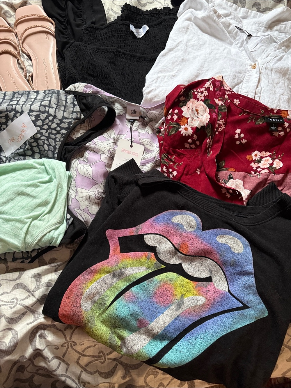 Valerie bundle picked on live show